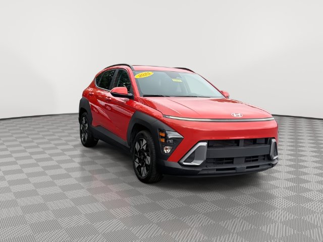 Used 2025 Hyundai Kona SEL FWD image 3