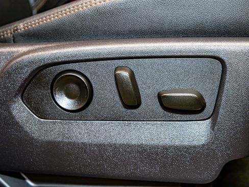 Used 2025 GMC Sierra 2500 AT4 w/ AT4 Premium Plus Package image 31