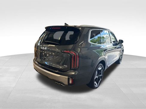 Certified 2023 Kia Telluride EX w/ EX Captain's Chair Package AWD/4WD image 46