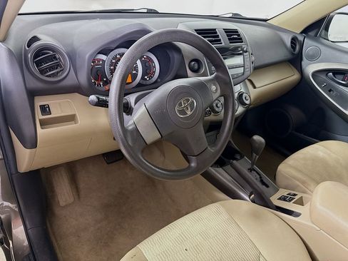 Used 2011 Toyota RAV4 4WD image 9