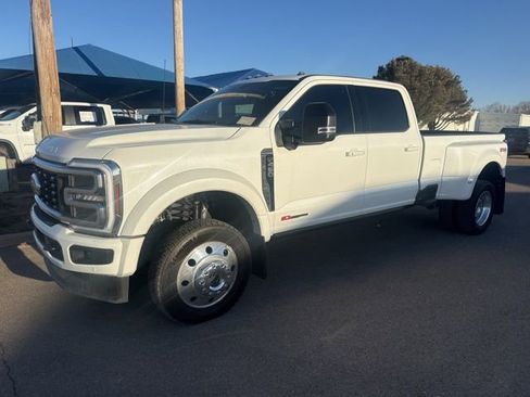 Used 2025 Ford F450 Platinum w/ FX4 Off-Road Package image 1