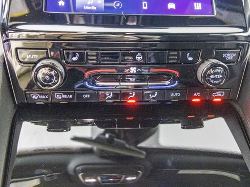 New 2025 Jeep Grand Cherokee Altitude w/ Trailer Tow Package image 26