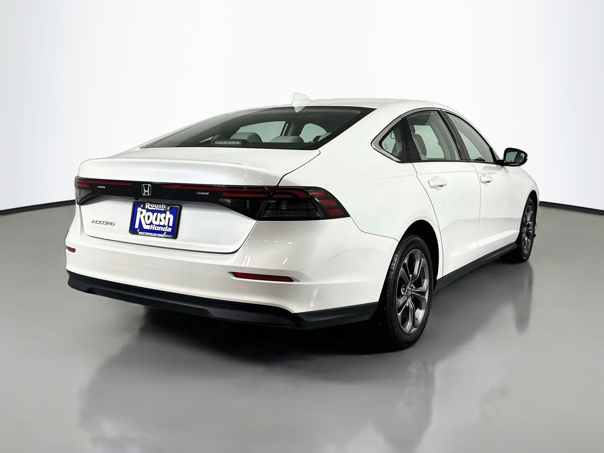 Certified 2023 Honda Accord EX image 5