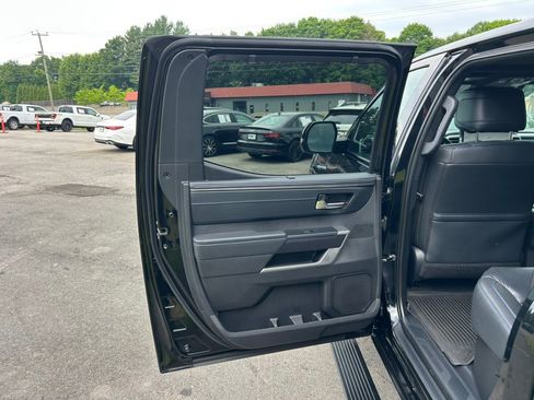 Used 2022 Toyota Tundra Platinum w/ Advanced Package AWD/4WD image 20