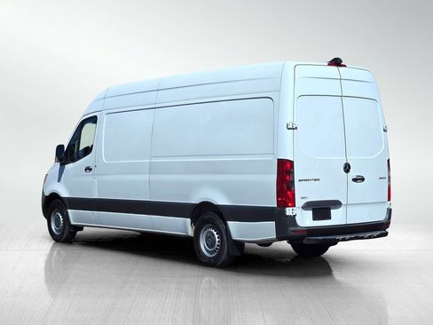 Used 2021 Mercedes-Benz Sprinter 2500 w/ Driver Convenience Package image 7