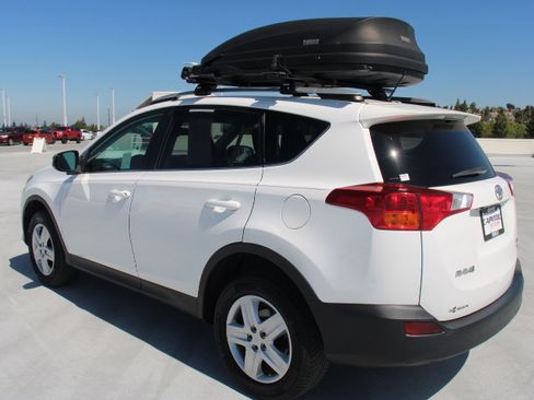 Used 2015 Toyota RAV4 LE AWD/4WD image 5