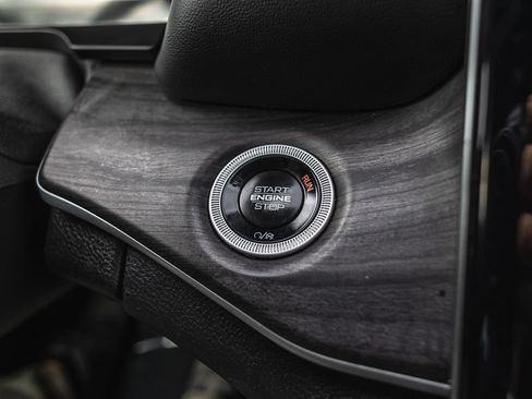 Used 2024 Jeep Grand Cherokee Limited AWD/4WD image 17