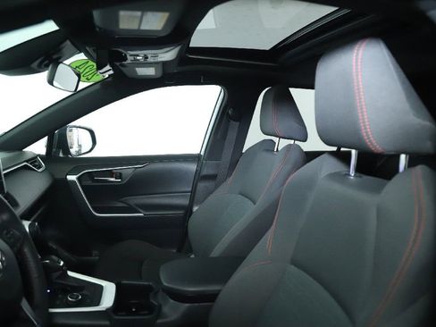 Used 2024 Toyota RAV4 SE w/ Weather & Moonroof Package image 20