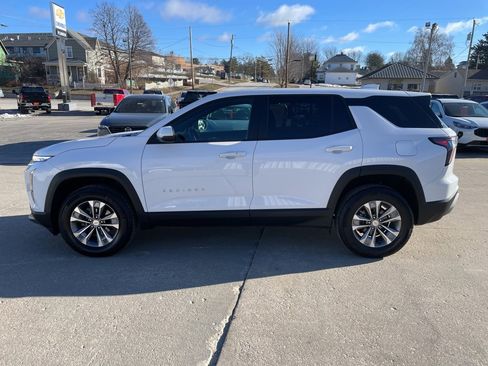 Used 2025 Chevrolet Equinox LT image 2