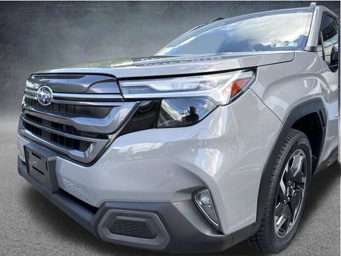 Used 2025 Subaru Forester Limited AWD/4WD image 10