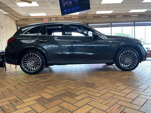 Used 2025 Mercedes-Benz GLC 350e 4MATIC w/ AMG Line image 5