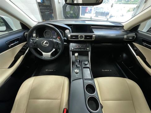 Used 2015 Lexus IS 250 image 21