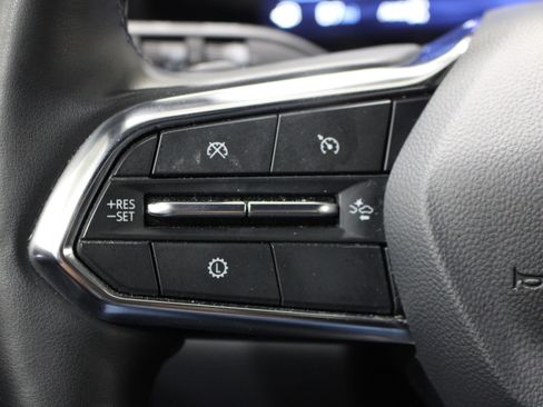 Used 2025 Chevrolet Equinox LT AWD/4WD image 11