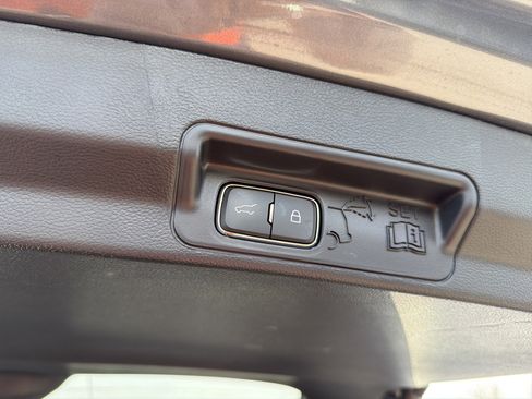 Used 2025 Ford Explorer ST AWD/4WD image 32