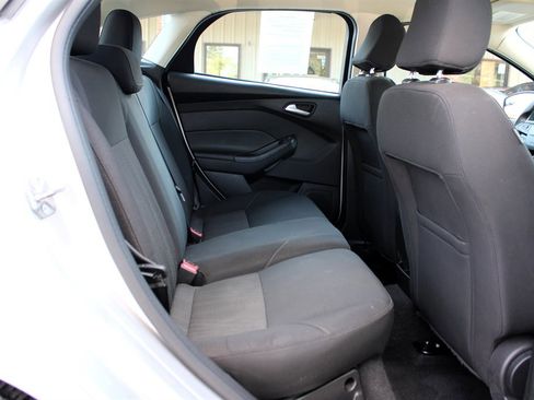 Used 2016 Ford Focus SE image 19