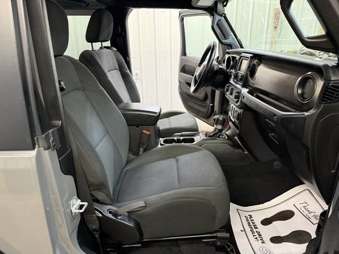 Used 2019 Jeep Wrangler Sport image 35