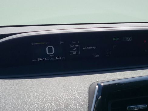 Certified 2021 Toyota Prius XLE FWD image 22