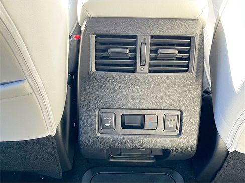 New 2025 Mitsubishi Outlander SEL image 25