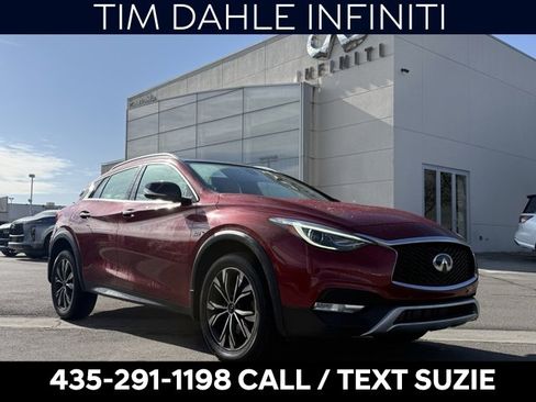 Used 2019 INFINITI QX30 ESSENTIAL w/ Cargo Package image 1