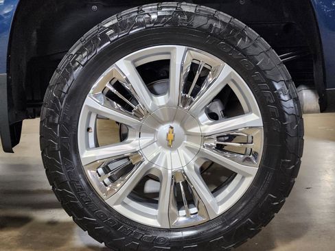 Used 2023 Chevrolet Silverado 1500 High Country w/ High Country Premium Package AWD/4WD image 18