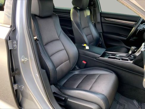 Used 2018 Honda Accord Sport image 9