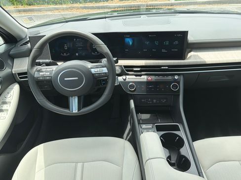 Used 2025 Hyundai Sonata SEL FWD image 23