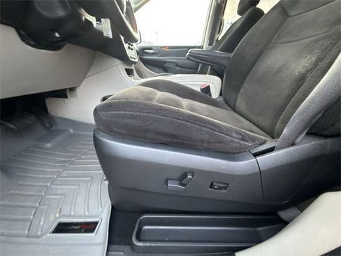 Used 2016 Dodge Grand Caravan SXT image 12