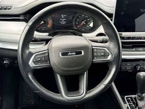 Used 2022 Jeep Compass Limited image 11
