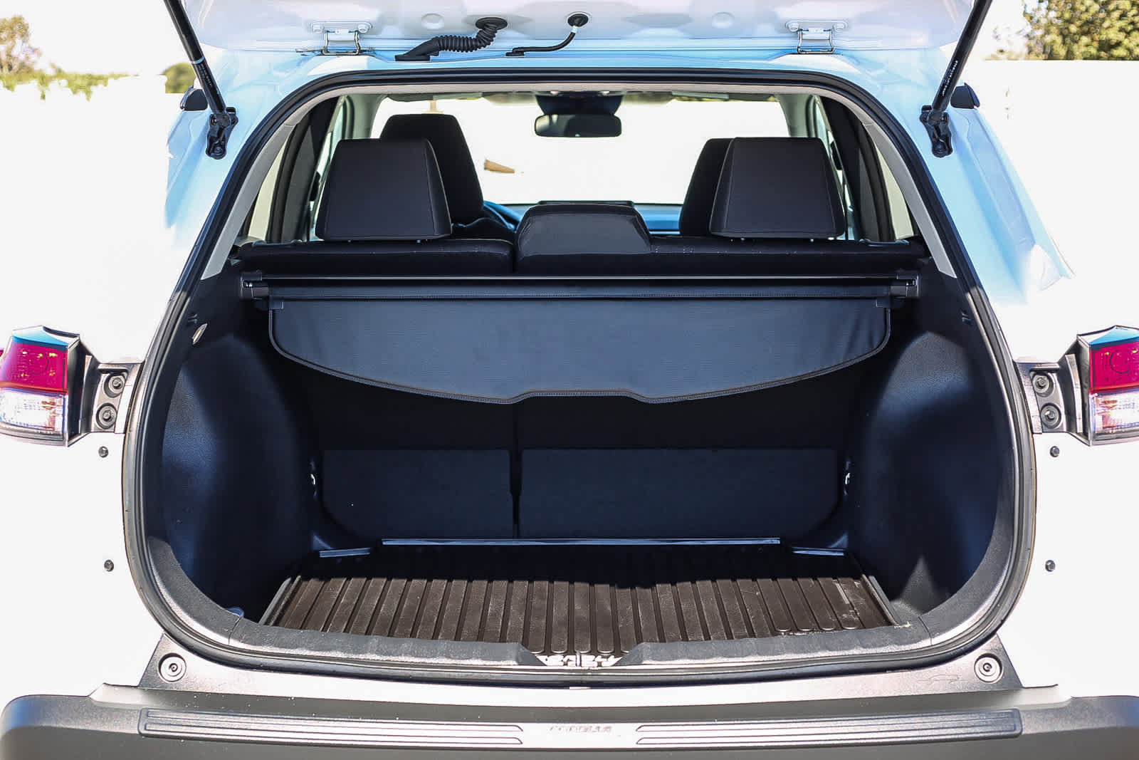 Used 2026 Toyota Corolla Cross LE w/ Moonroof Package FWD image 25