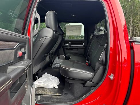 New 2026 RAM 2500 Laramie AWD/4WD image 21