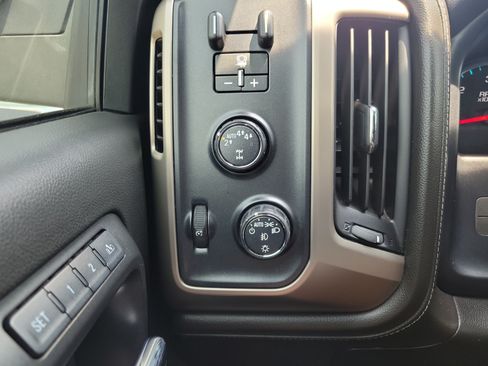 Used 2018 GMC Sierra 1500 Denali w/ Denali Ultimate Package AWD/4WD image 19