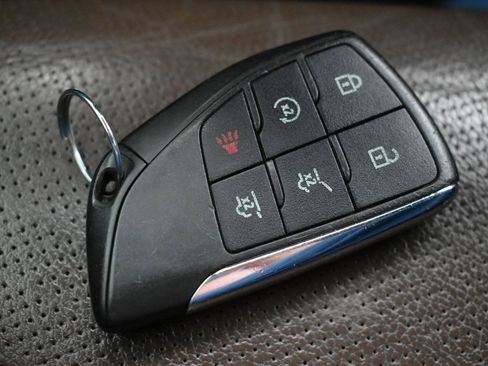 Used 2021 Chevrolet Suburban High Country image 35