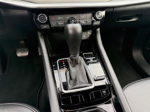 Used 2024 Jeep Compass Limited image 13