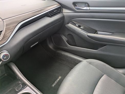 Used 2023 Nissan Altima 2.5 SV image 18