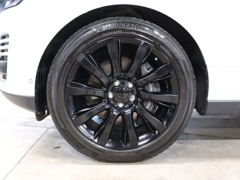Used 2019 Land Rover Range Rover Supercharged image 34