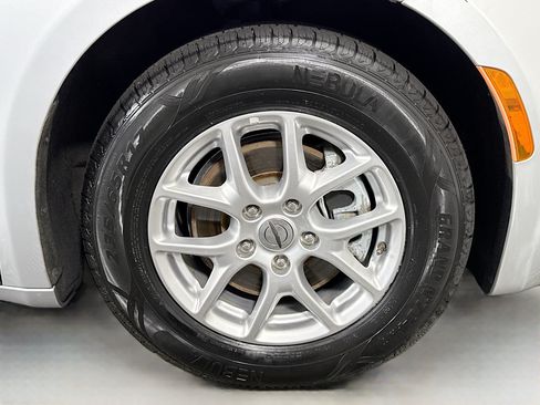Used 2023 Chrysler Voyager LX FWD image 32