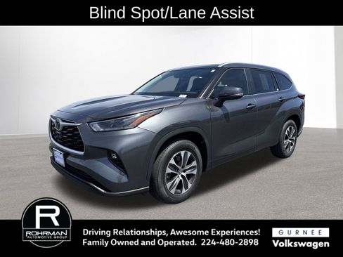 Used 2023 Toyota Highlander XLE FWD image 1