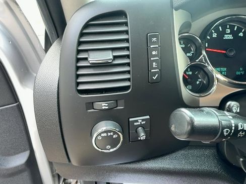 Used 2009 GMC Sierra 1500 SLE w/ Power Pack Plus AWD/4WD image 13