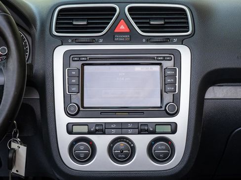 Used 2010 Volkswagen Eos Komfort image 20