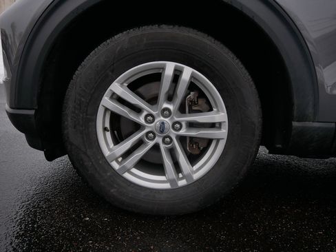 Used 2023 Ford Explorer XLT w/ Equipment Group 202A image 15