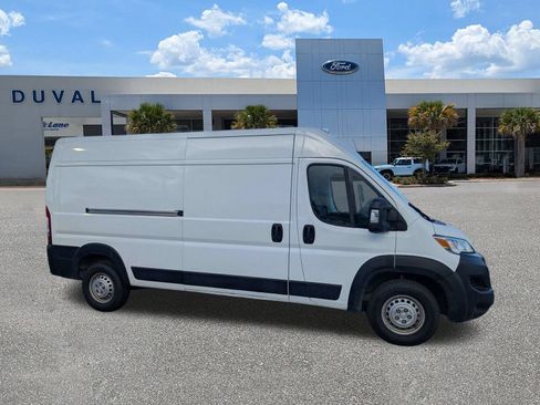 Used 2025 RAM ProMaster 2500 w/ Convenience Group FWD image 3