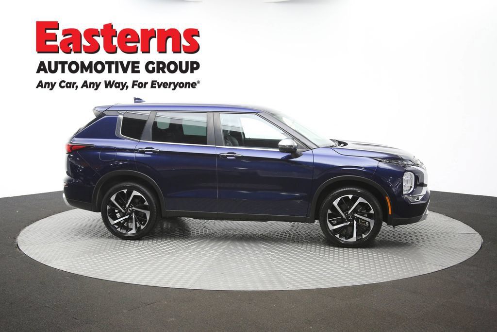 Used 2023 Mitsubishi Outlander SE AWD/4WD image 48