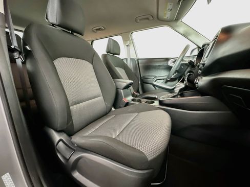 Used 2025 Kia Soul LX w/ LX Technology Package FWD image 29