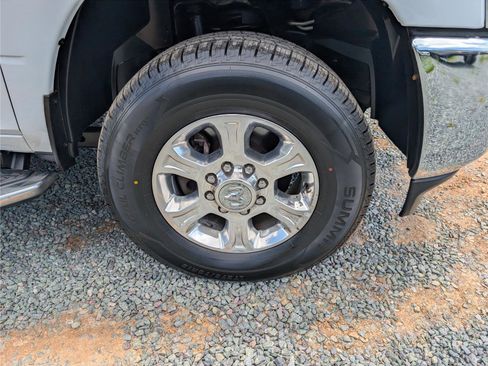 Used 2021 RAM 2500 Big Horn w/ Level 1 Equipment Group AWD/4WD image 9