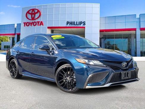 Used 2021 Toyota Camry XSE image 1