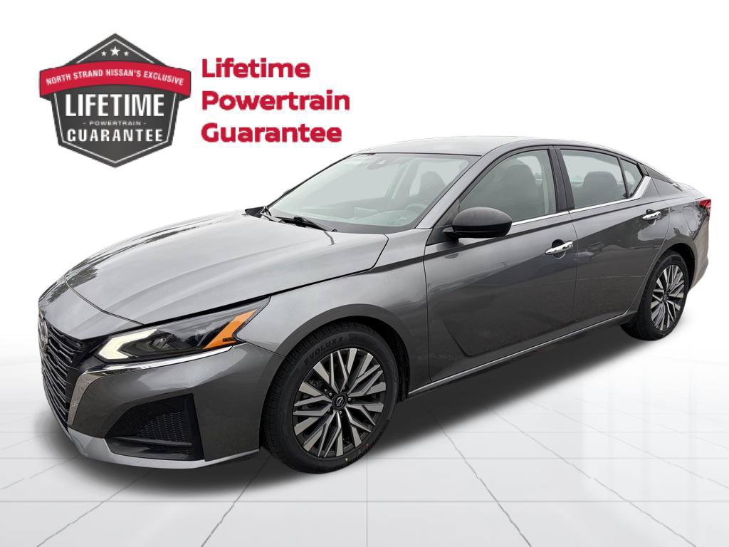 Certified 2024 Nissan Altima 2.5 SV FWD image 1
