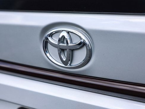 Certified 2024 Toyota Corolla XSE FWD image 28