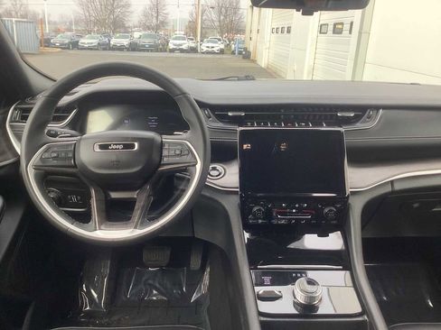 Used 2024 Jeep Grand Cherokee L Limited w/ Luxury Tech Group II image 10