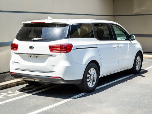 Used 2020 Kia Sedona LX FWD image 7