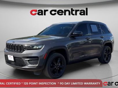 Used 2023 Jeep Grand Cherokee Altitude